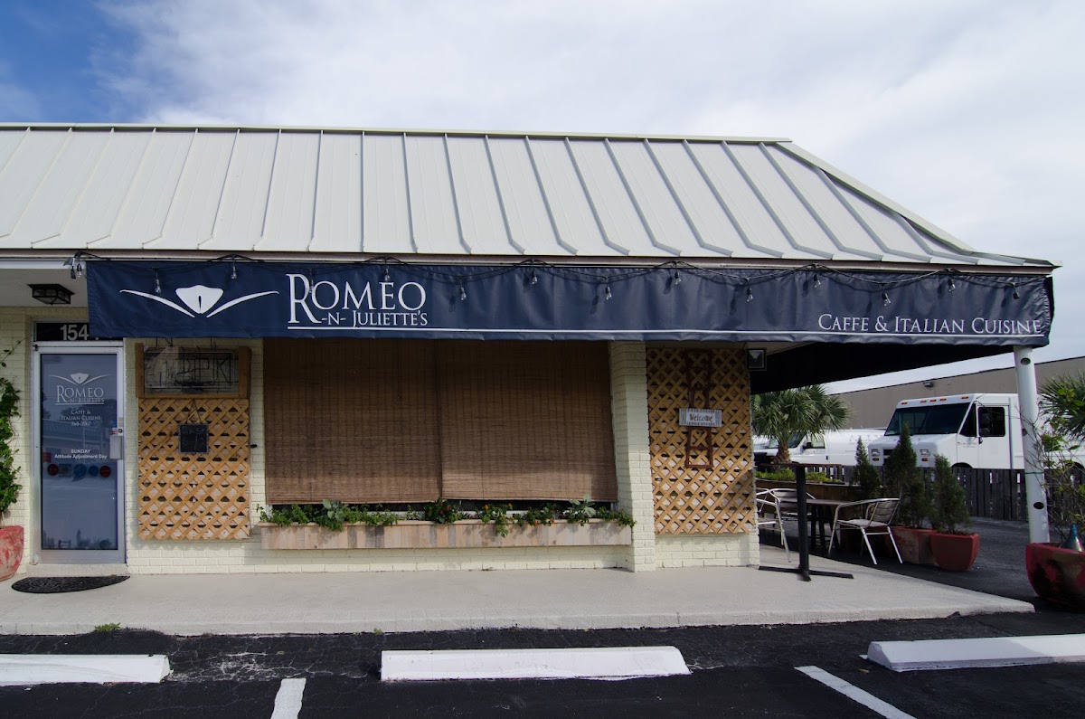 Romeo-N-Juliette's Caffe